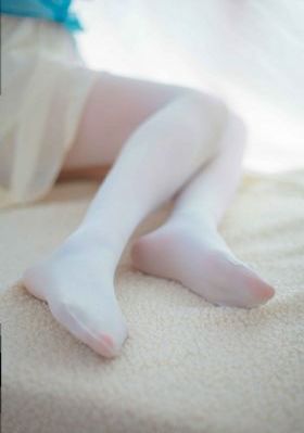 乖乖女的嫩奶女多